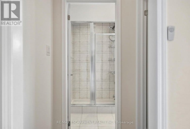 35 ROYAL COACHMAN WAY, Hamilton (Stoney Creek Mountain), Ontario, L8J0M2