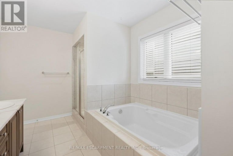 35 ROYAL COACHMAN WAY, Hamilton (Stoney Creek Mountain), Ontario, L8J0M2