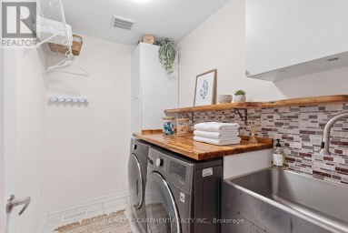 35 ROYAL COACHMAN WAY Hamilton (Stoney Creek Mountain) Ontario photo 32
