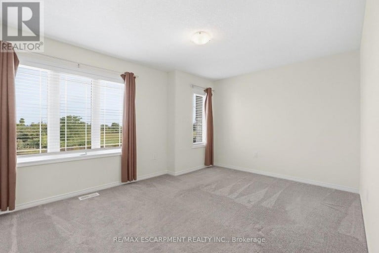 35 ROYAL COACHMAN WAY, Hamilton (Stoney Creek Mountain), Ontario, L8J0M2