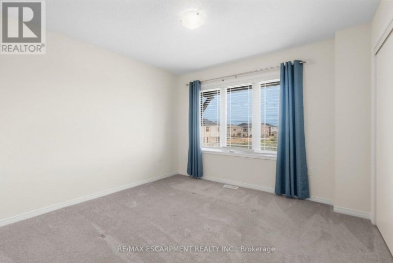 35 ROYAL COACHMAN WAY, Hamilton (Stoney Creek Mountain), Ontario, L8J0M2