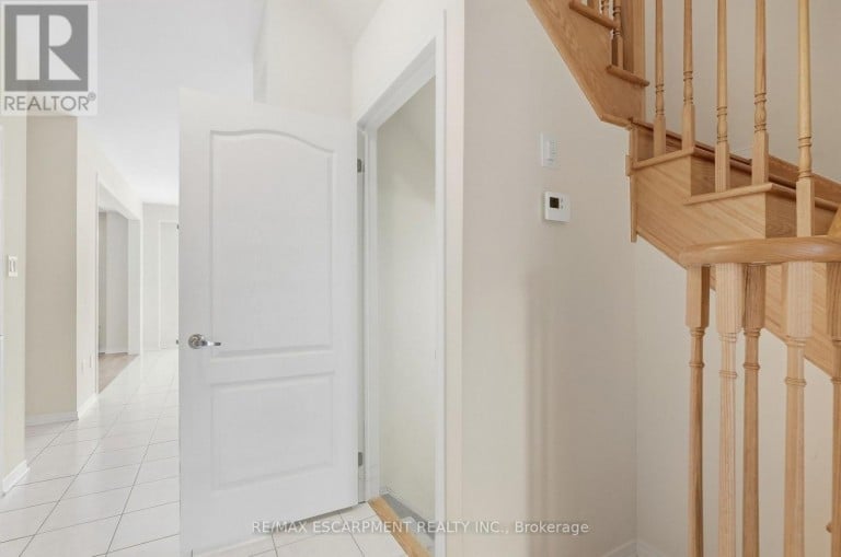35 ROYAL COACHMAN WAY, Hamilton (Stoney Creek Mountain), Ontario, L8J0M2