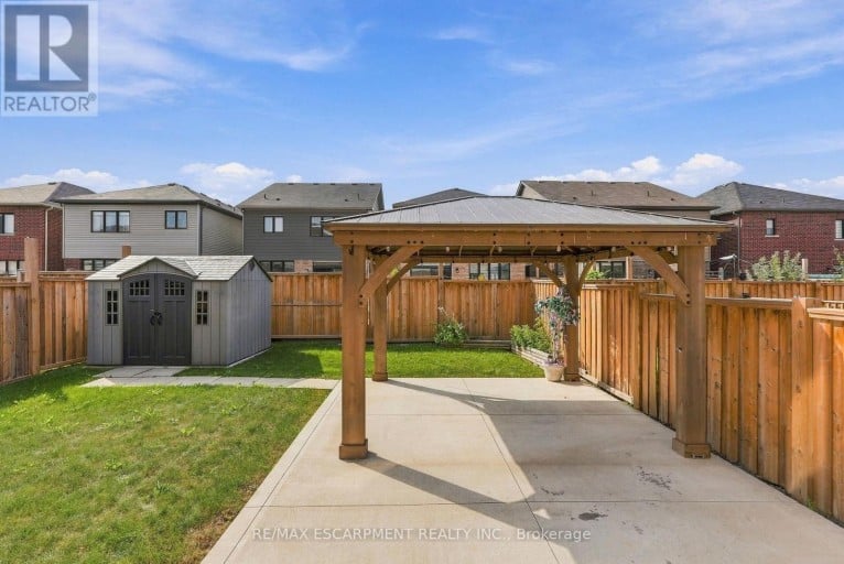 35 ROYAL COACHMAN WAY, Hamilton (Stoney Creek Mountain), Ontario, L8J0M2