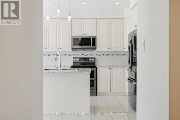 35 ROYAL COACHMAN WAY, Hamilton (Stoney Creek Mountain), Ontario, L8J0M2