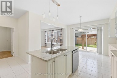 35 ROYAL COACHMAN WAY Hamilton (Stoney Creek Mountain) Ontario photo 9