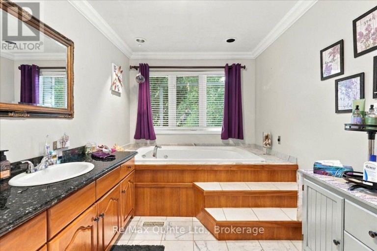136 BERNARD LONG ROAD, Quinte West (Murray Ward), Ontario, K8V5P6