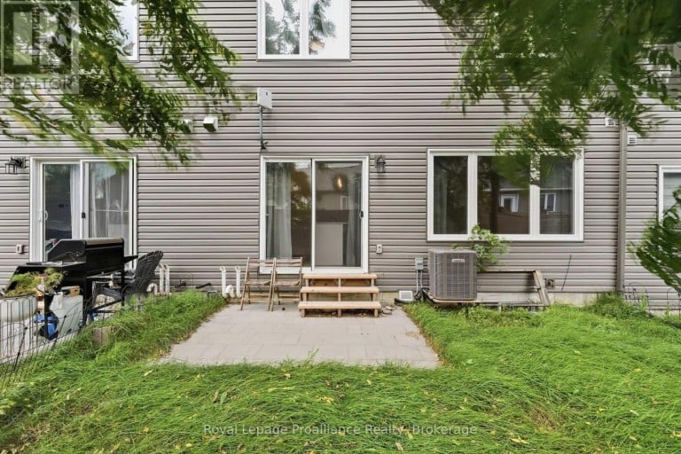 22 CAMPBELL CRESCENT, Prince Edward County (Picton), Ontario, K0K2T0