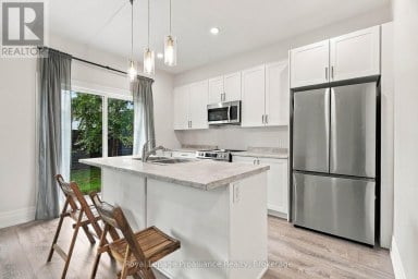 22 CAMPBELL CRESCENT Prince Edward County (Picton) Ontario photo 6