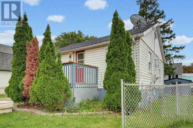 106 YEOMANS STREET, Belleville (Belleville Ward), Ontario, K8P3X7