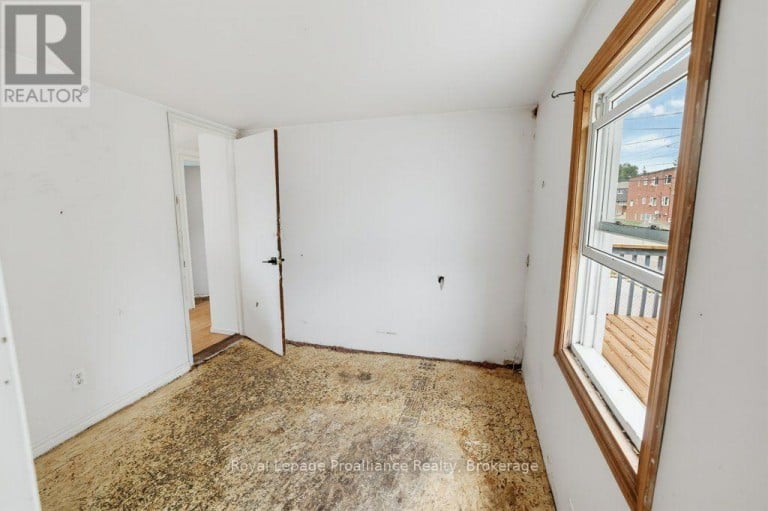106 YEOMANS STREET, Belleville (Belleville Ward), Ontario, K8P3X7