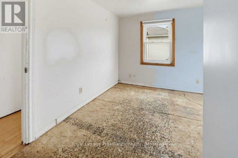 106 YEOMANS STREET, Belleville (Belleville Ward), Ontario, K8P3X7