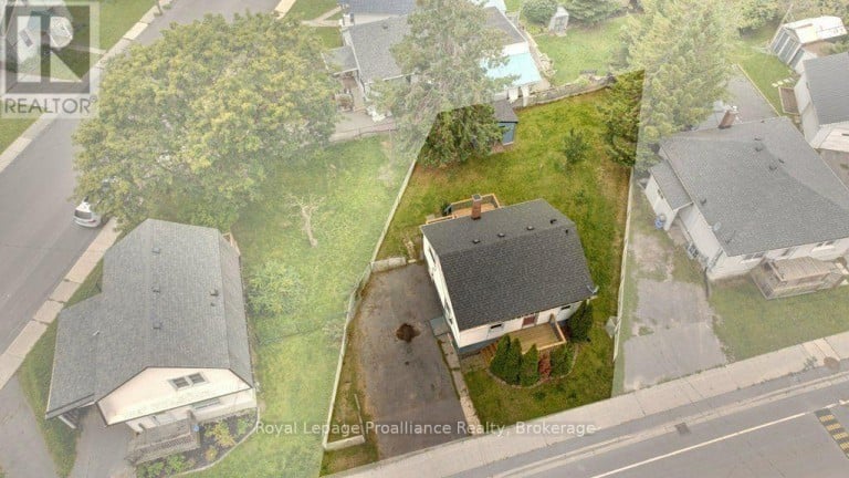 106 YEOMANS STREET, Belleville (Belleville Ward), Ontario, K8P3X7