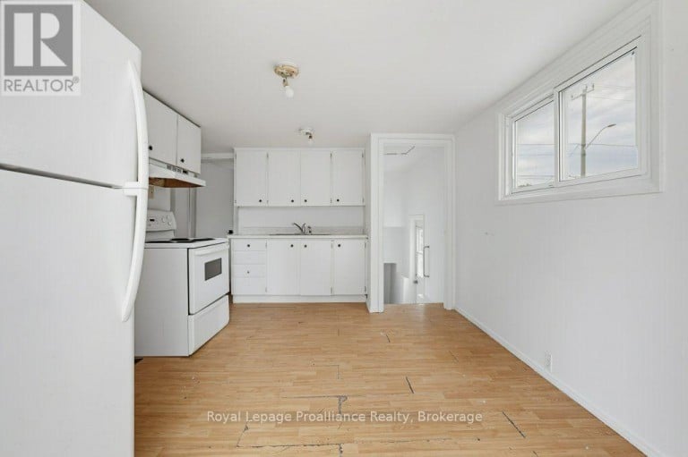 106 YEOMANS STREET, Belleville (Belleville Ward), Ontario, K8P3X7