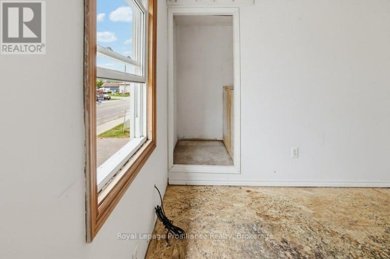 106 YEOMANS STREET, Belleville (Belleville Ward), Ontario, K8P3X7