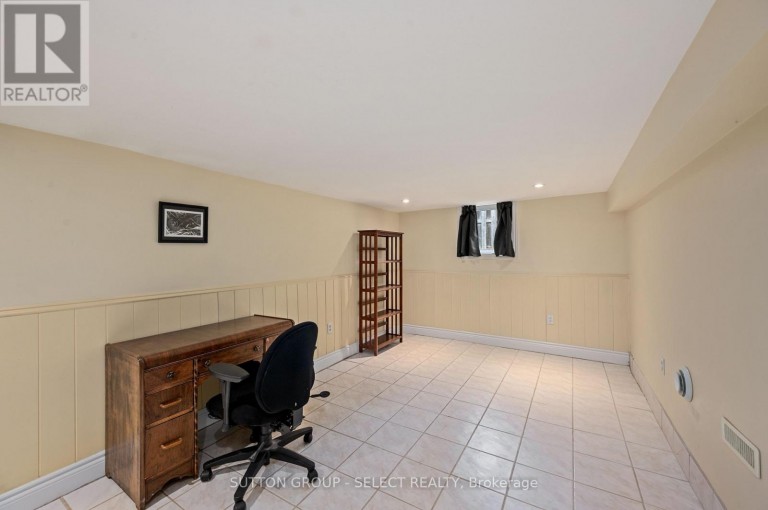 797 COLBORNE STREET, London East (East B), Ontario, N6A3Z8