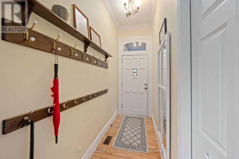797 COLBORNE STREET, London East (East B), Ontario, N6A3Z8