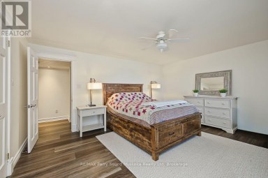 10 PARK DRIVE McKellar Ontario photo 33