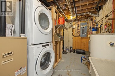 10 PARK DRIVE McKellar Ontario photo 36