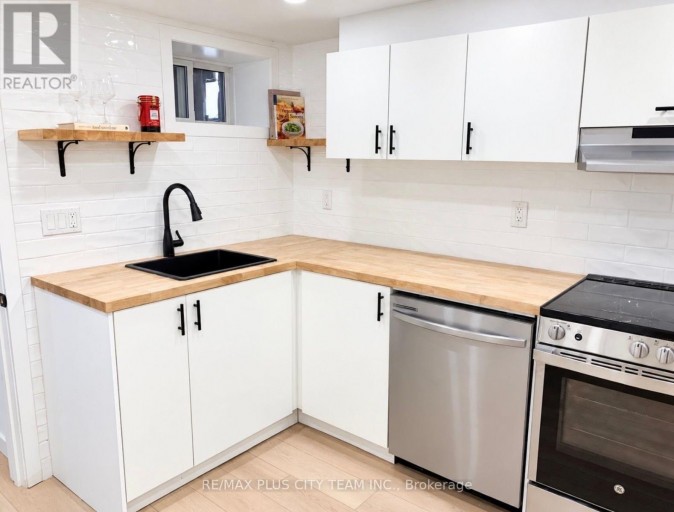 LOWER - 148 ASCOT AVENUE, Toronto (Corso Italia-Davenport), Ontario, M6E1G4