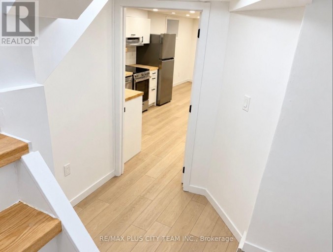 LOWER - 148 ASCOT AVENUE, Toronto (Corso Italia-Davenport), Ontario, M6E1G4