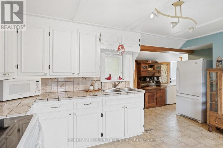 164 HILLSIDE DRIVE, Kawartha Lakes (Somerville), Ontario, K0M1C0