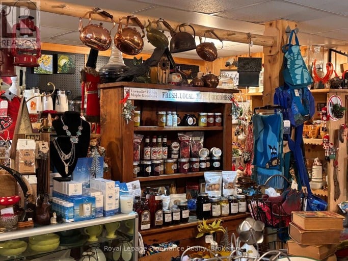 33041 HIGHWAY 62 N, Hastings Highlands (Wicklow Ward), Ontario, K0L2M0