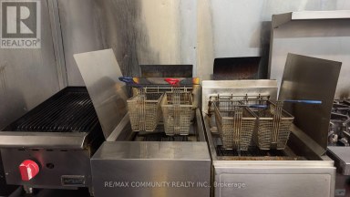 641 DUPONT STREET Toronto (Annex) Ontario photo 4