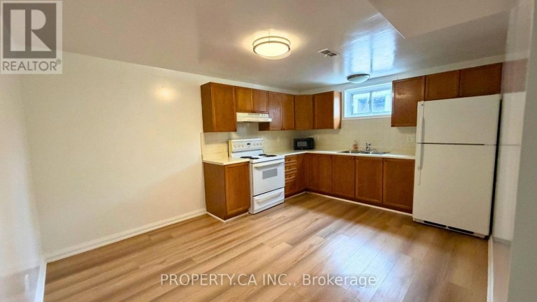 LOWER LEVEL - 46 HOVE STREET, Toronto (Bathurst Manor), Ontario, M3H4Y9