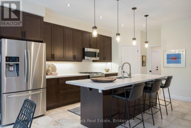 35 KAYLA CRESCENT Collingwood Ontario photo 15