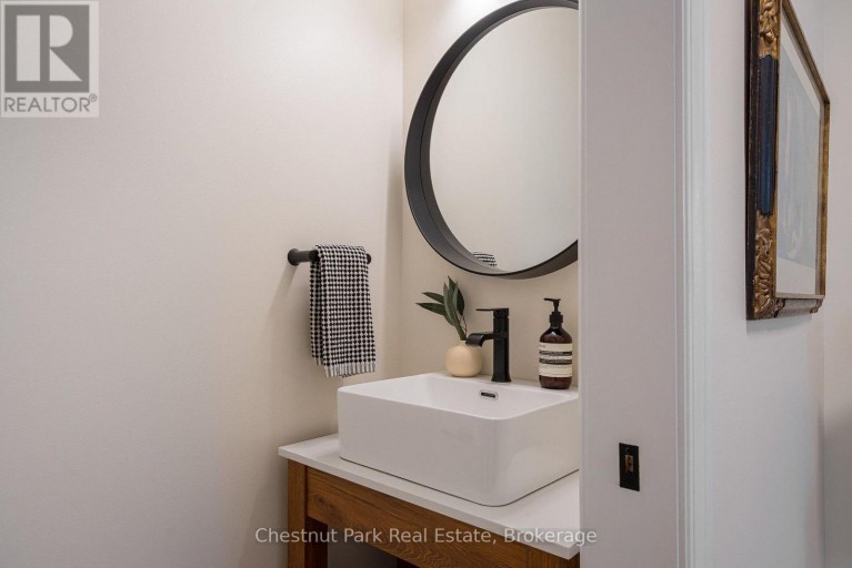 35 KAYLA CRESCENT, Collingwood, Ontario, L9Y5K9