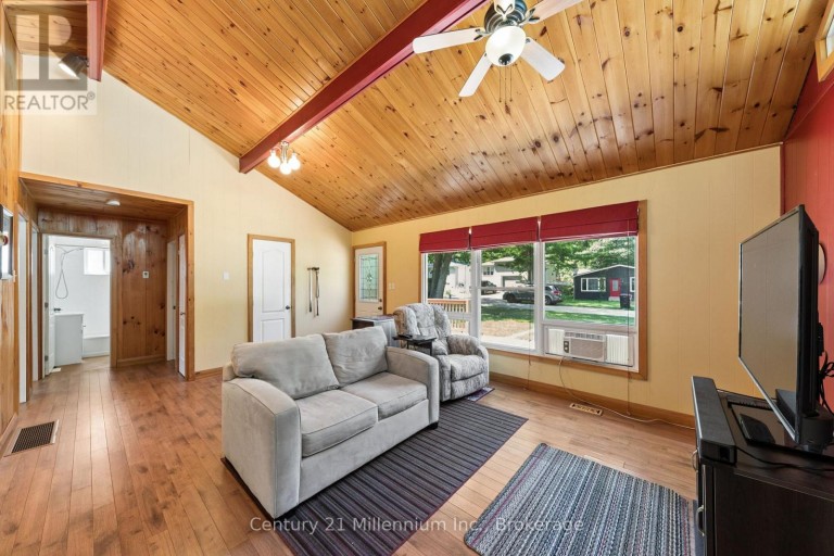 25 GLENDALE AVENUE, Wasaga Beach, Ontario, L9Z2T1