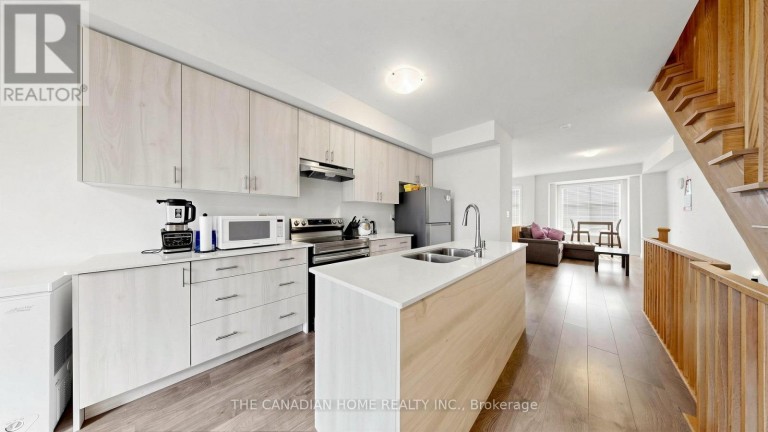 363 OKANAGAN PATH, Oshawa (Donevan), Ontario, L1H0B1