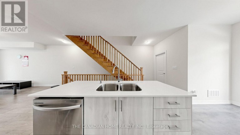 363 OKANAGAN PATH, Oshawa (Donevan), Ontario, L1H0B1