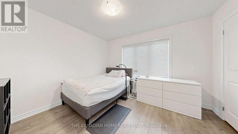 363 OKANAGAN PATH, Oshawa (Donevan), Ontario, L1H0B1