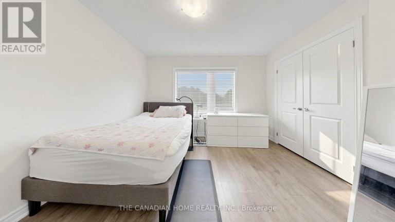363 OKANAGAN PATH, Oshawa (Donevan), Ontario, L1H0B1