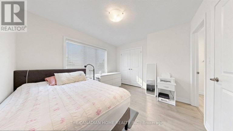 363 OKANAGAN PATH, Oshawa (Donevan), Ontario, L1H0B1