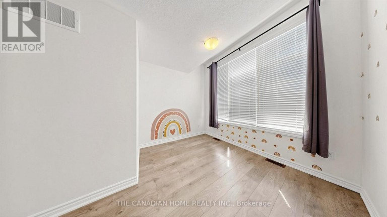 363 OKANAGAN PATH, Oshawa (Donevan), Ontario, L1H0B1