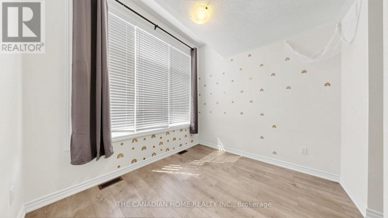 363 OKANAGAN PATH, Oshawa (Donevan), Ontario, L1H0B1