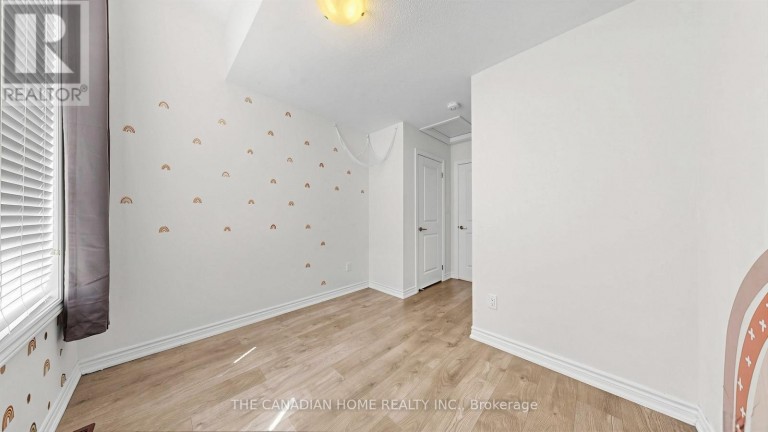 363 OKANAGAN PATH, Oshawa (Donevan), Ontario, L1H0B1