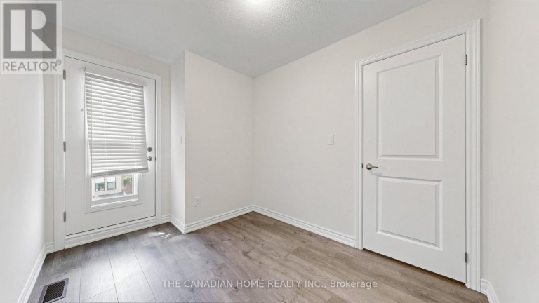 363 OKANAGAN PATH, Oshawa (Donevan), Ontario, L1H0B1
