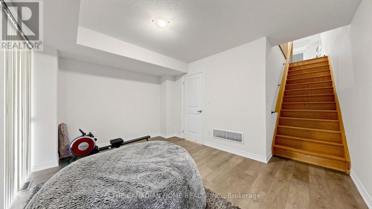 363 OKANAGAN PATH, Oshawa (Donevan), Ontario, L1H0B1