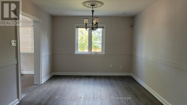 UPPER - 65 CLAPPERTON AVENUE Toronto (Clairlea-Birchmount) Ontario photo 4