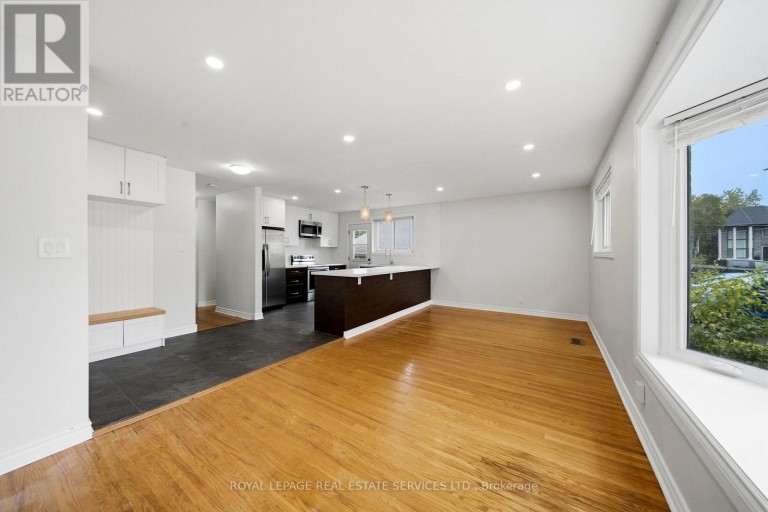 MAIN - 6 CORBETT CRESCENT, Aurora (Aurora Highlands), Ontario, L4G2G1