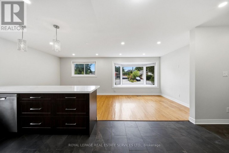 MAIN - 6 CORBETT CRESCENT, Aurora (Aurora Highlands), Ontario, L4G2G1