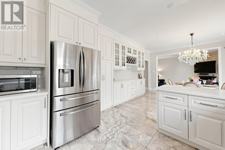 4 MUMBERSON COURT, Markham (Cachet), Ontario, L6C1Y4