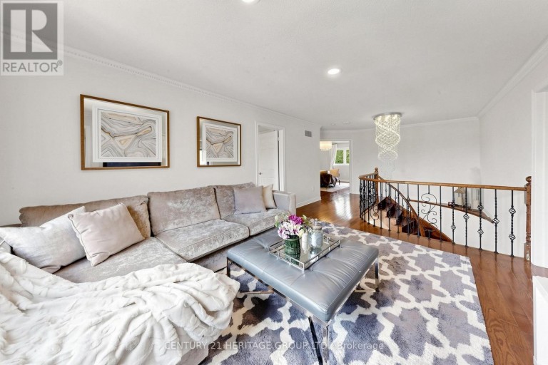 4 MUMBERSON COURT, Markham (Cachet), Ontario, L6C1Y4