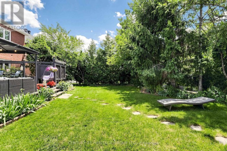 4 MUMBERSON COURT, Markham (Cachet), Ontario, L6C1Y4