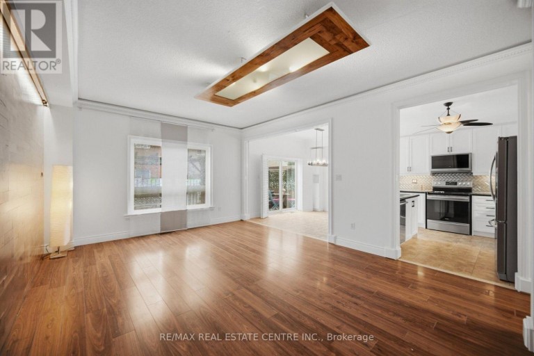1109 BONIN CRESCENT, Milton (CL Clarke), Ontario, L9T0B2