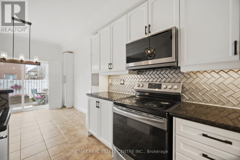 1109 BONIN CRESCENT, Milton (CL Clarke), Ontario, L9T0B2