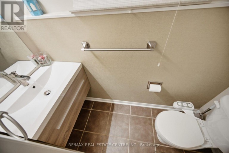 1109 BONIN CRESCENT, Milton (CL Clarke), Ontario, L9T0B2